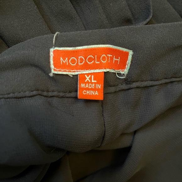 ModCloth Black Pleated MIDI Skirt - Picture 2 of 3